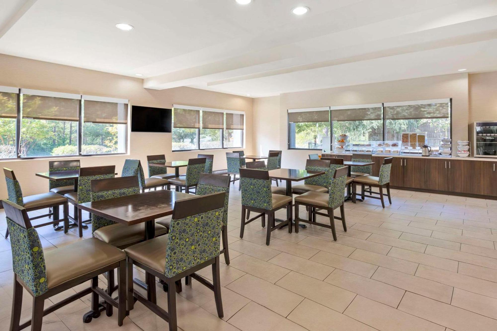 Comfort Suites Columbia Northeast - Fort Jackson Dış mekan fotoğraf